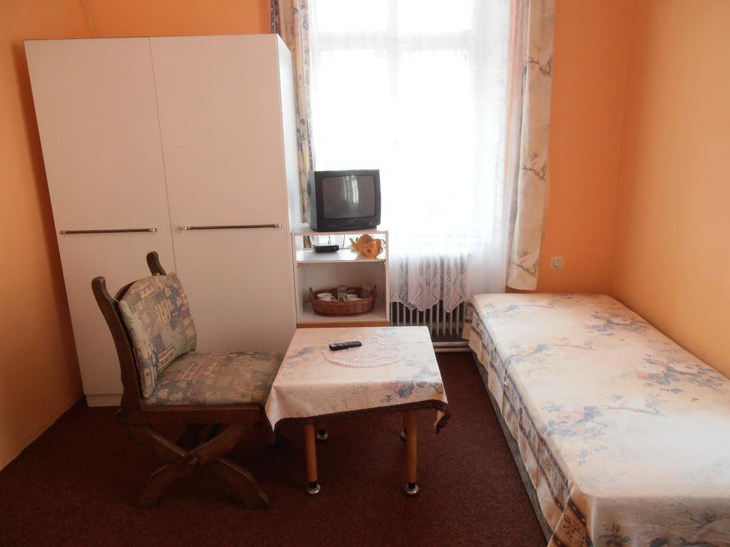 Penzion U Ceske Koruny Jičín Kamer foto