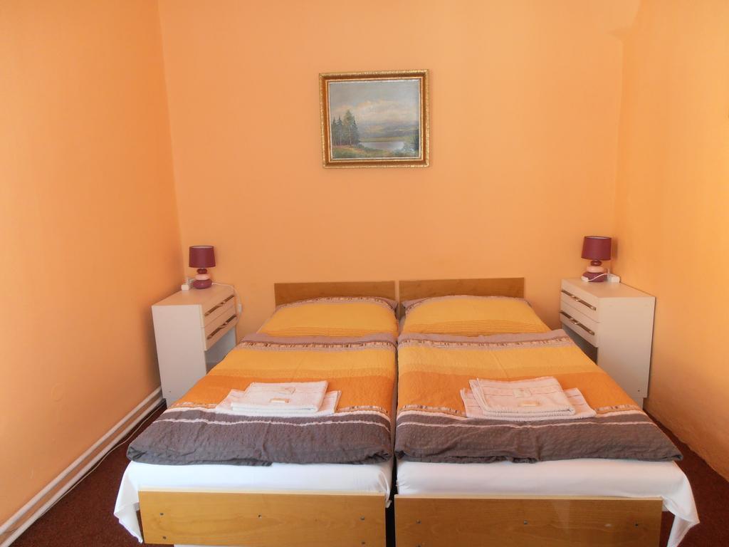 Penzion U Ceske Koruny Jičín Kamer foto